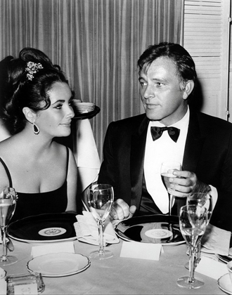 Picture of ELIZABETH TAYLOR AND RICHARD BURTON