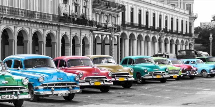 Picture of CARS PARKED IN LINE, HAVANA, CUBA