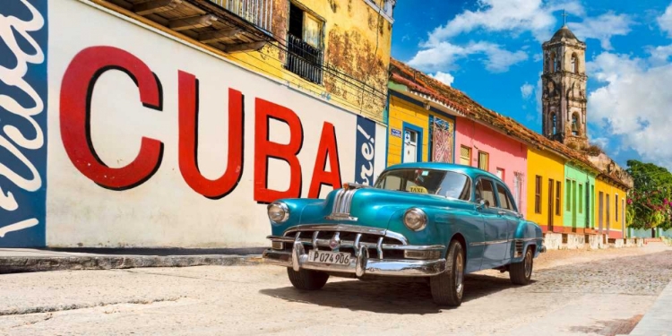 Picture of VINTAGE CAR AND MURAL- CUBA