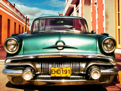Picture of VINTAGE AMERICAN CAR IN HABANA, CUBA