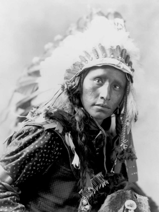 Picture of INDIAN WEARING WHITE WAR BONNET- 1900