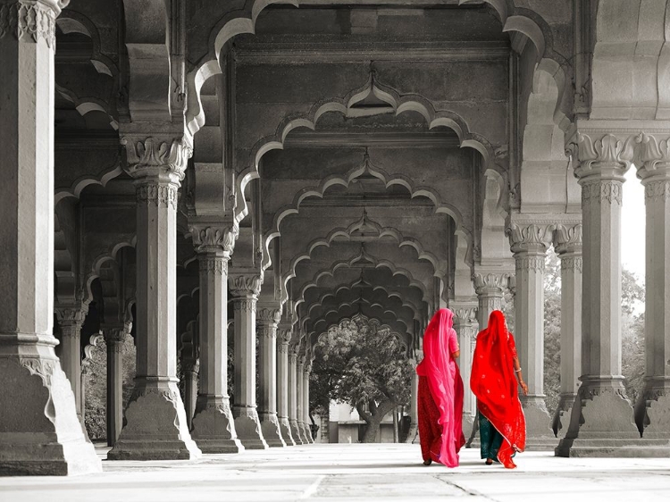 Picture of WOMEN IN TRADITIONAL DRESS, INDIA (BW)