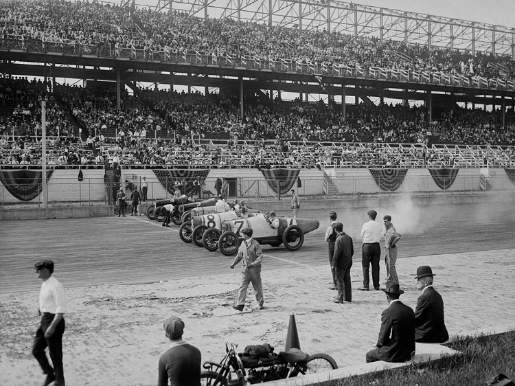 Picture of CARS AT THE START LINE OF THE SHEEPSHEAD BAY RACE TRACK, NEW YORK, 1918