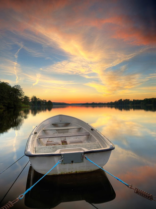 Picture of ROWBOAT ON SUMMER LAKE, COLOR