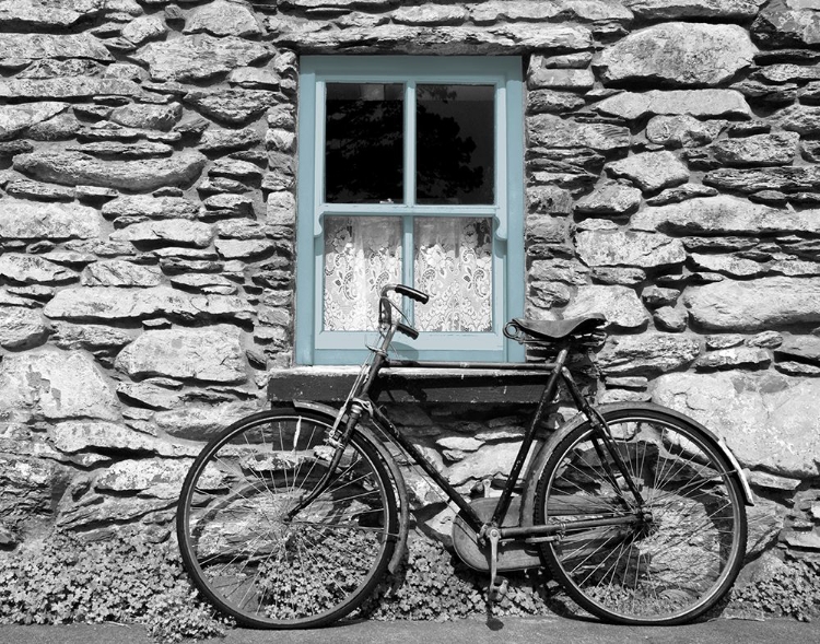 Picture of BICYCLE BY RURAL COTTAGE
