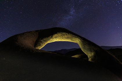 Picture of BACKLIT MOBIUS ARCH
