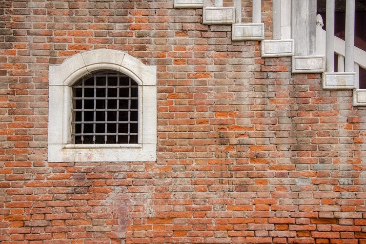 Picture of WINDOWS AND DOORS OF VENICE IX