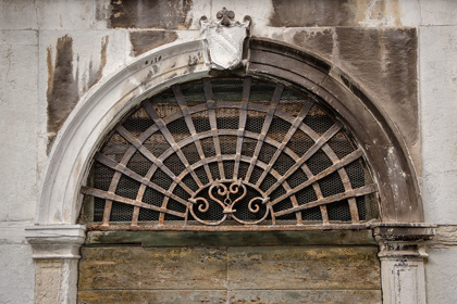 Picture of WINDOWS AND DOORS OF VENICE XI