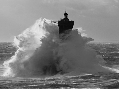 Picture of PHARE DU FOUR LORS D UNE TEMPETE