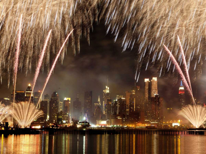 Picture of FIREWORKS ON MANHATTAN, NYC