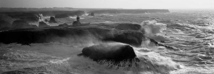 Picture of PHARE DES POULAINS LORS D UNE TEMPETE