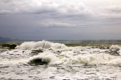 Picture of ROUGH SEA IN A CLOUDY DAY