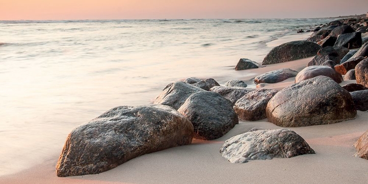 Picture of ROCHERS SUR LA PLAGE