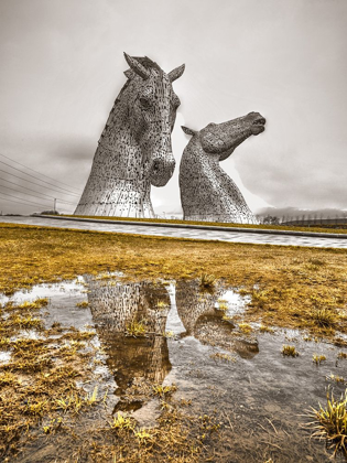 Picture of THE KELPIES HORSE STATUE AT THE HELIX PARK IN FALKIRK -SCOTLAND