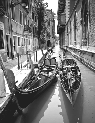 Picture of GONDOLA PAIR, VENICE