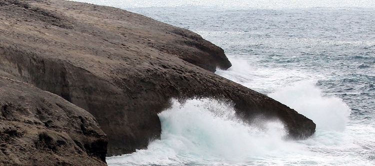 Picture of WAVES CRASHING ON SMOOTH ROCKS CROP