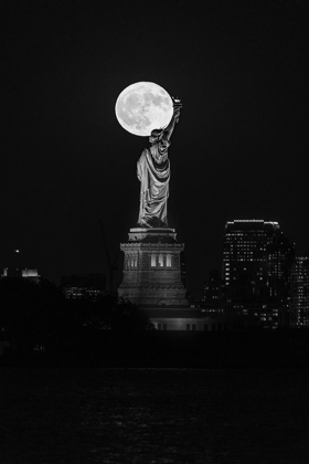 Picture of FULL MOON NEW YORK