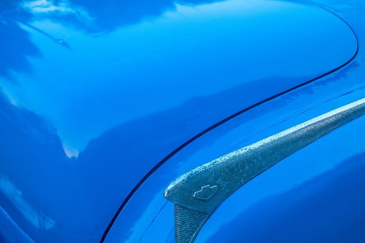 Picture of DETAIL OF TRUNK AND FENDER ON BLUE CLASSIC AMERICAN BUICK CAR IN HABANA-HAVANA-CUBA