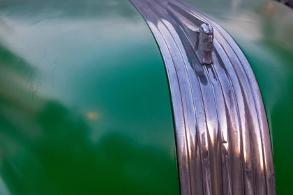 Picture of DETAIL OF HOOD ORNAMENT ON GREEN CLASSIC AMERICAN PONTIAC CAR IN HABANA-HAVANA-CUBA