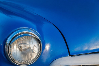 Picture of DETAIL OF FRONT END HEADLIGHT ON A CLASSIC BLUE AMERICAN CAR IN VIEJA-OLD HABANA-HAVANA-CUBA