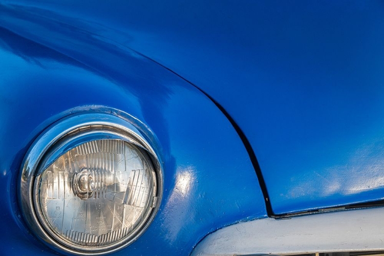 Picture of DETAIL OF FRONT END HEADLIGHT ON A CLASSIC BLUE AMERICAN CAR IN VIEJA-OLD HABANA-HAVANA-CUBA