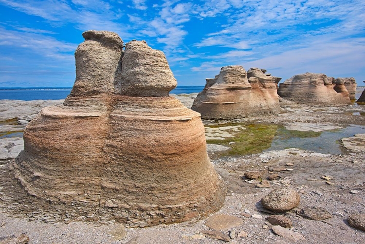 Picture of CANADA-QUEBEC-MINGAN ARCHIPELAGO NATIONAL PARK RESERVE ERODED ROCK FORMATIONS