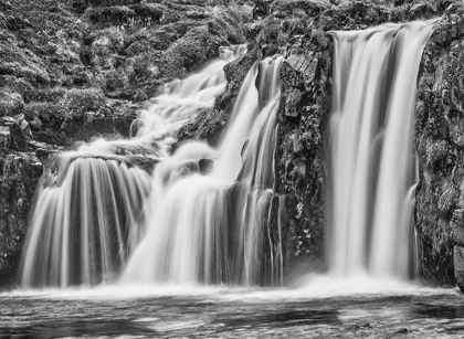 Picture of KIRKJUFELLSFOSS-ICELAND