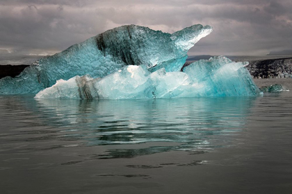Picture of ICEBERGS FROM THE JOKULSARLON GLACIER ADRIFT IN JOKULSARLON LAGOON IN ICELAND