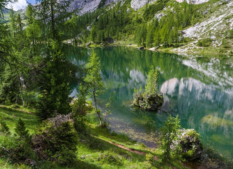 Picture of LAGO DE FEDERA AT CRODA DA LAGO IN THE DOLOMITES OF THE VENETO NEAR CORTINA DAMPEZZO 