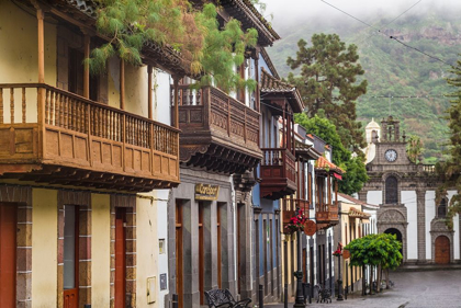 Picture of SPAIN-CANARY ISLANDS-GRAN CANARIA ISLAND-TEROR-MAIN STREET AND TRADITIONAL HOUSES