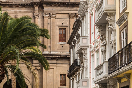 Picture of SPAIN-CANARY ISLANDS-GRAN CANARIA ISLAND-LAS PALMAS DE GRAN CANARIA-PLAZA SANTA ANA-BUILDINGS