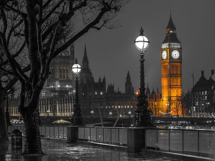 Picture of LONDON CITYSCAPE IN EVENING