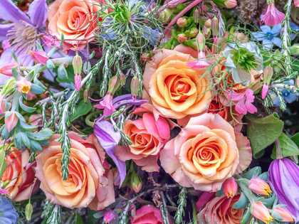 Picture of ROSES AND MIXED FLOWERS