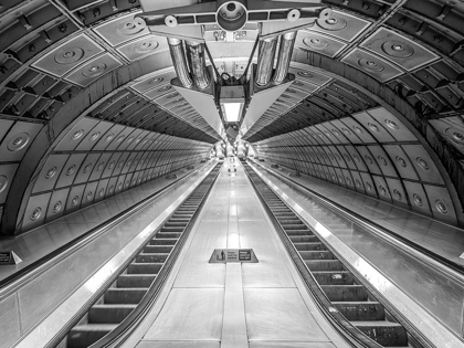Picture of ESCALATOR AT SUBWAY STATION