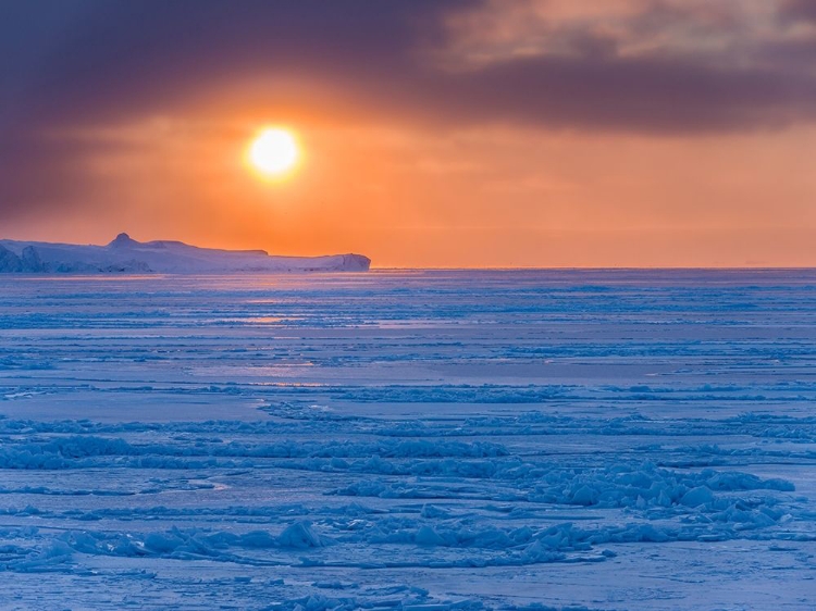 Picture of SUNSET DURING WINTER AT THE ILULISSAT FJORD-LOCATED IN THE DISKO BAY IN WEST GREENLAND