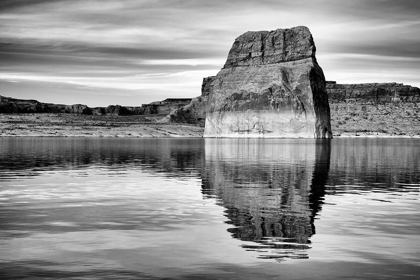 Picture of ARIZONA-PAGE-LONE ROCK AT LAKE POWELL