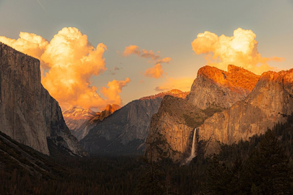 Picture of ICONIC TUNNEL VIEW WITH LENTICULAR SUNSET CLOUDS YOSEMITE VALLEY 