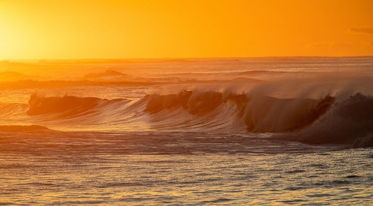 Picture of INCOMING SURF WAVES AT SUNRISE NEAR POIPU IN KAUAI-HAWAII-USA