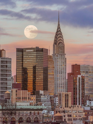 Picture of CHRYSLER BUILDING IN NEW YORK CITY