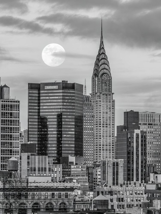 Picture of CHRYSLER BUILDING IN NEW YORK CITY