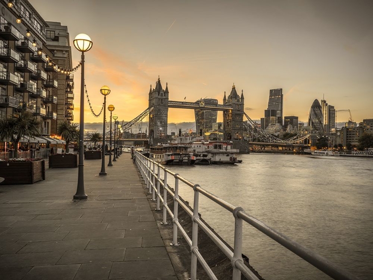 Picture of LONDON RIVERSIDE PROMENADE WITH TOWER BRIDGE