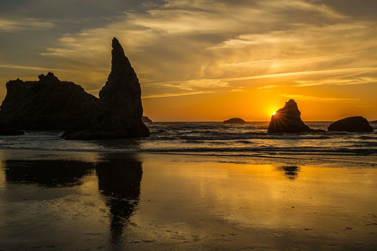 Picture of OREGON-BANDON BEACH-WIZARDS HAT-SUNSET-SUN STAR