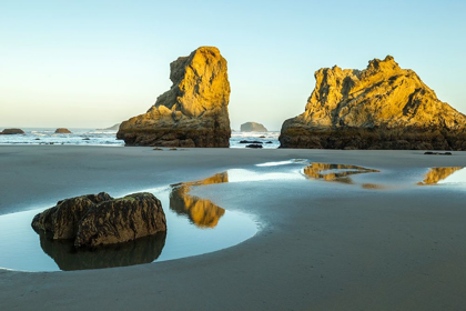 Picture of OREGON-BANDON BEACH-SUNRISE-LOW TIDE