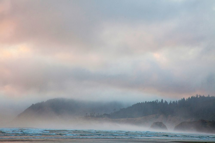 Picture of OREGON-CANNON BEACH LOOKING TO THE NORTH ALONG THE PACIFIC COAST LINE