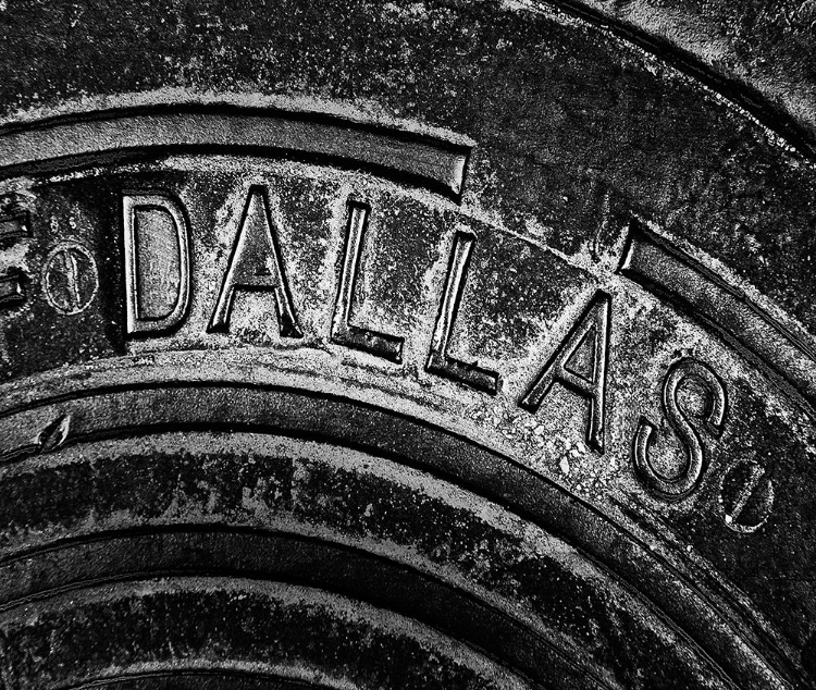 Picture of DALLAS TEXAS MANHOLE COVER