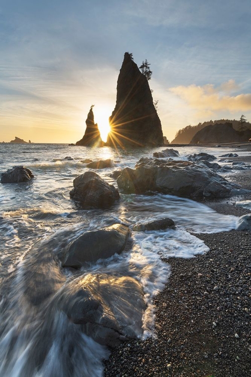 Picture of SETTING SUN BEHIND SPLIT ROCK ON RIALTO BEACH-OLYMPIC NATIONAL PARK