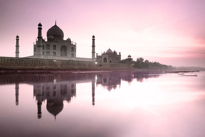 Picture of TAJ MAHAL FROM YAMUNA RIVER