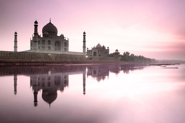 Picture of TAJ MAHAL FROM YAMUNA RIVER