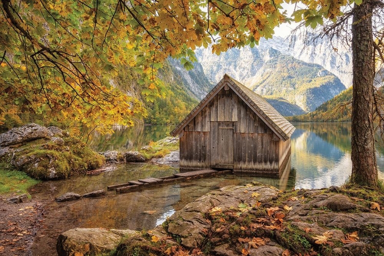 Picture of THE BOATHOUSE