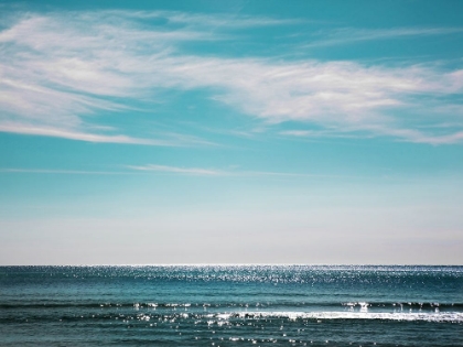 Picture of GLITTERING WAVES